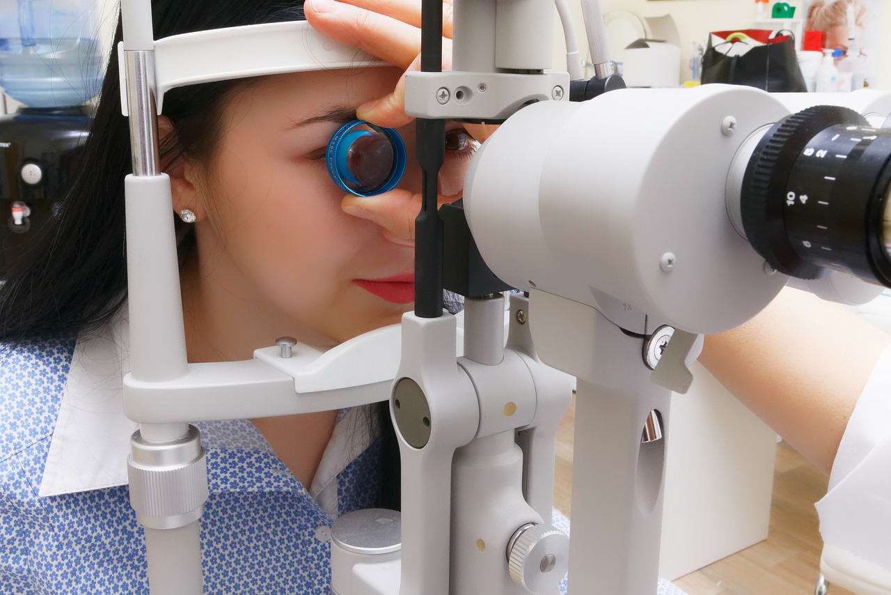 eye check, optometry, doctor-5091177.jpg